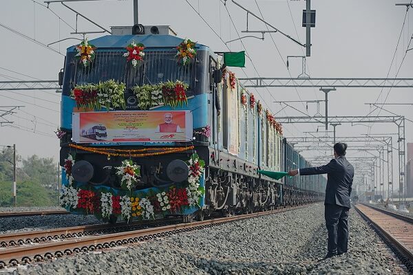 Indian Railways floats tender for procurement of 1200 electric locomotives