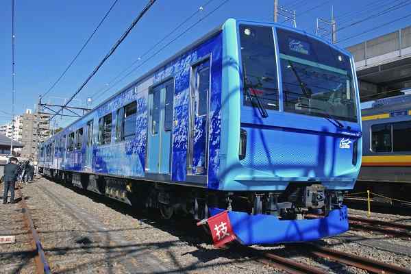 Japan unveils first semi high-speed hydrogen-powered train 'Hybari'