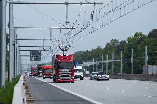 India’s first e-highway is going to be a reality soon: Nitin Gadkari