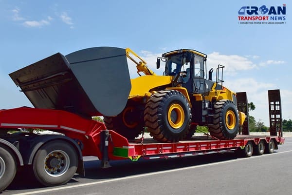How Heavy Equipment Transportation Impacts Traffic Flow